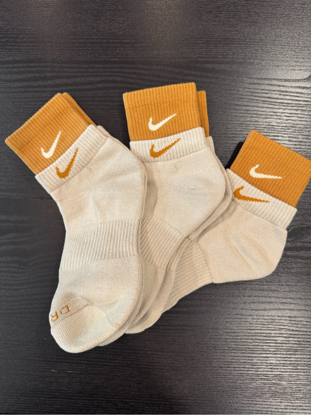 NEW Nike Dri-FIT Beige Oatmeal & Burnt Orange Quarter Ankle Socks - 3 Pairs